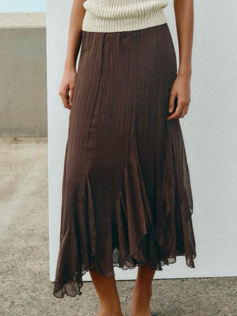 Zara Brown Ruffled Lace Midi Skirt. Size XL. Brand new!